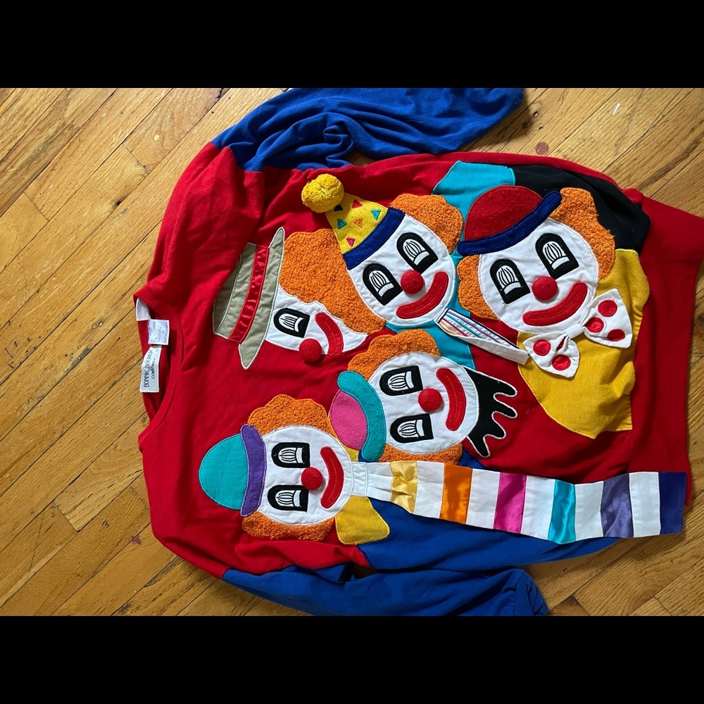 Clown crewneck 3D details,shoulder pads removable
